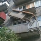 падающий балкон